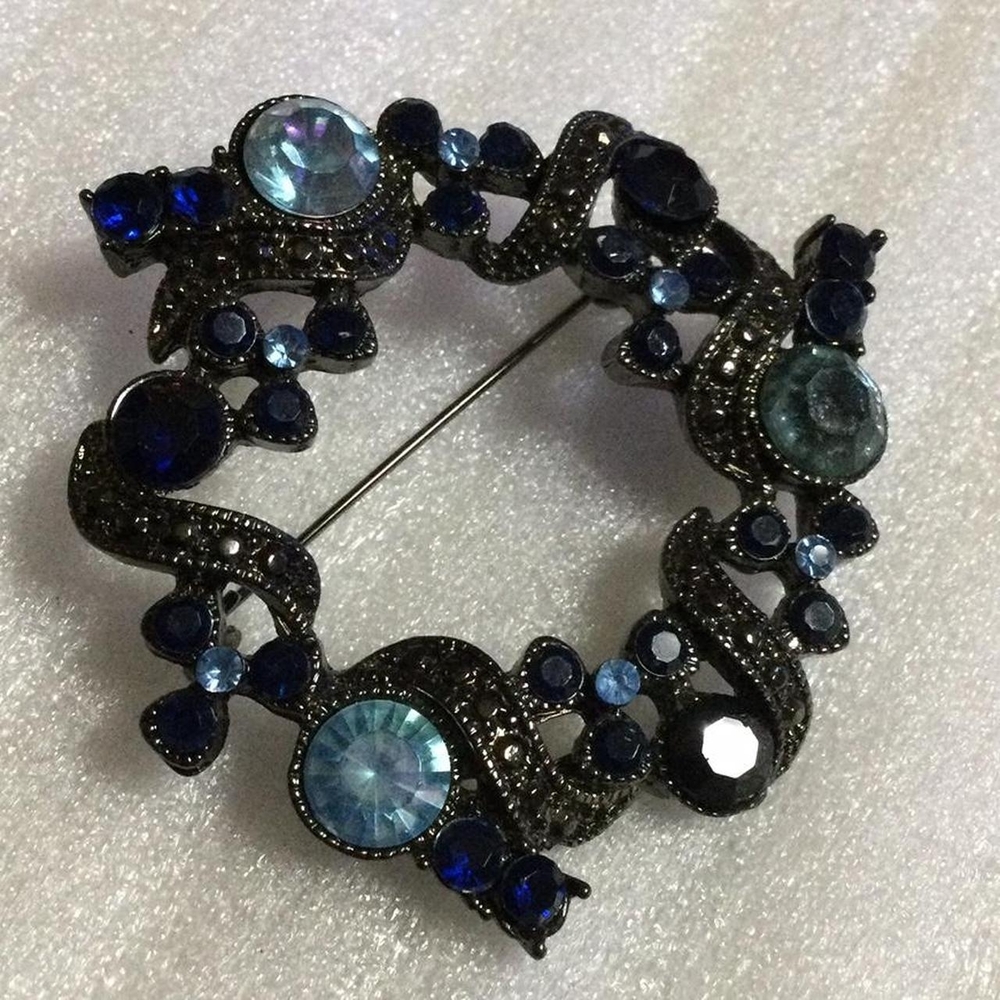 Blue Rhinestone Brooch - Picture 4 of 4